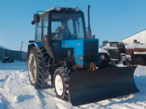 трактор для зимней уборки