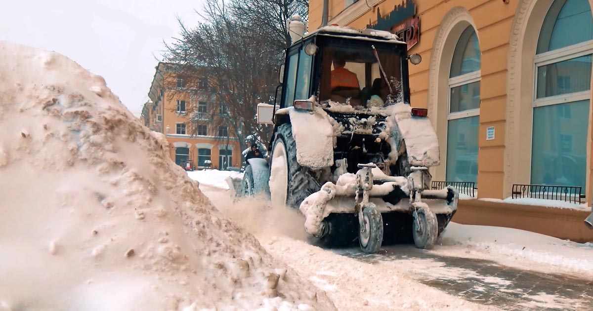 АГС-Комплекс: зимняя мехуборка в центре Москвы