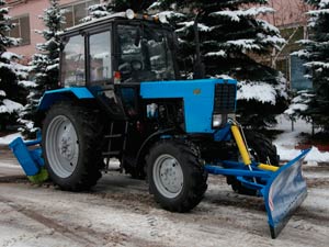 Трактор МТЗ для уборки от снега