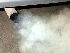 Выхлопные газы автомобилей составляют львиную долю загрязнений атмосферы Земли